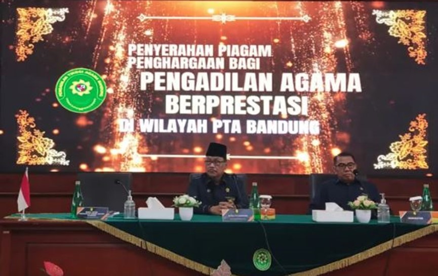 penyerahan piagam