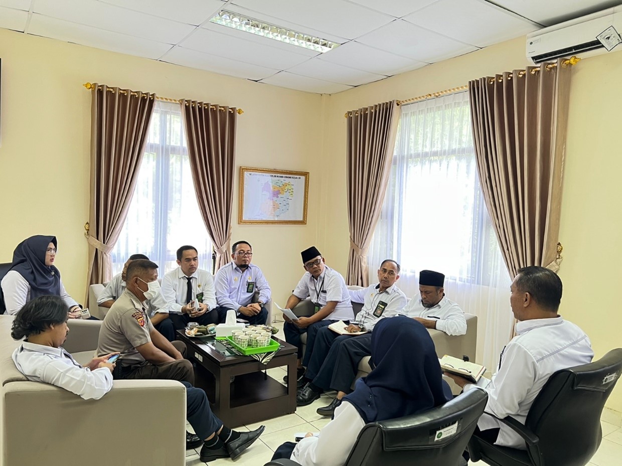 rapat perpisahan